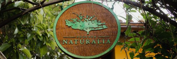Placa de Entrada / Entrance Sign - Pousada Naturalia